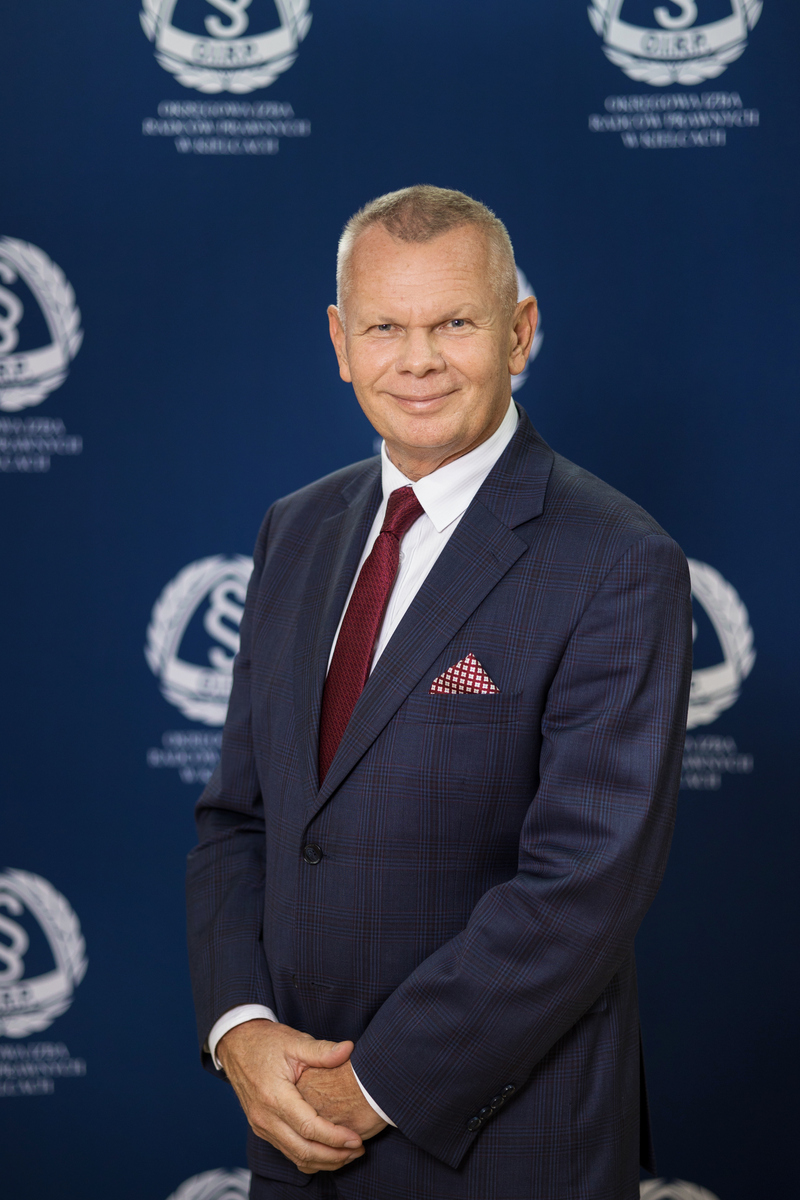 Przewodniczący – r. pr. Ireneusz Piasecki